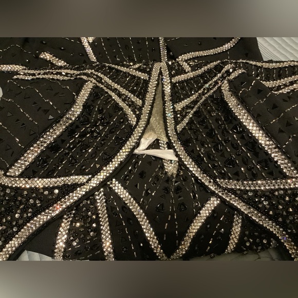 Tony Bowls Black Formal Jeweled Gown Size 8 - Picture 6 of 10